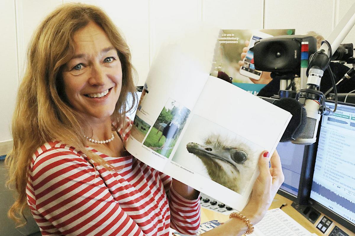 Landerfunkhaus Schwerin-Führung mit Frau Mayer 2025 | &copy; Jürgen Schwinkendorf